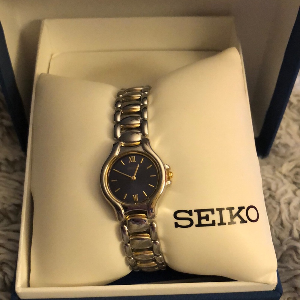 NEW-Seiko ladies watch